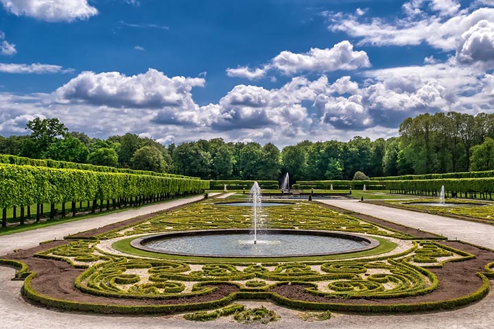 Mastering Repetition: Elevate Your Garden Design Now